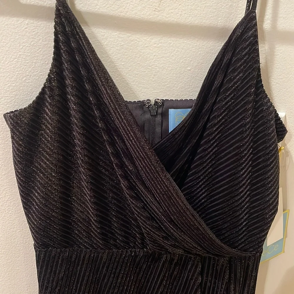 Black velvet faux wrap dress - Picture 4 of 5